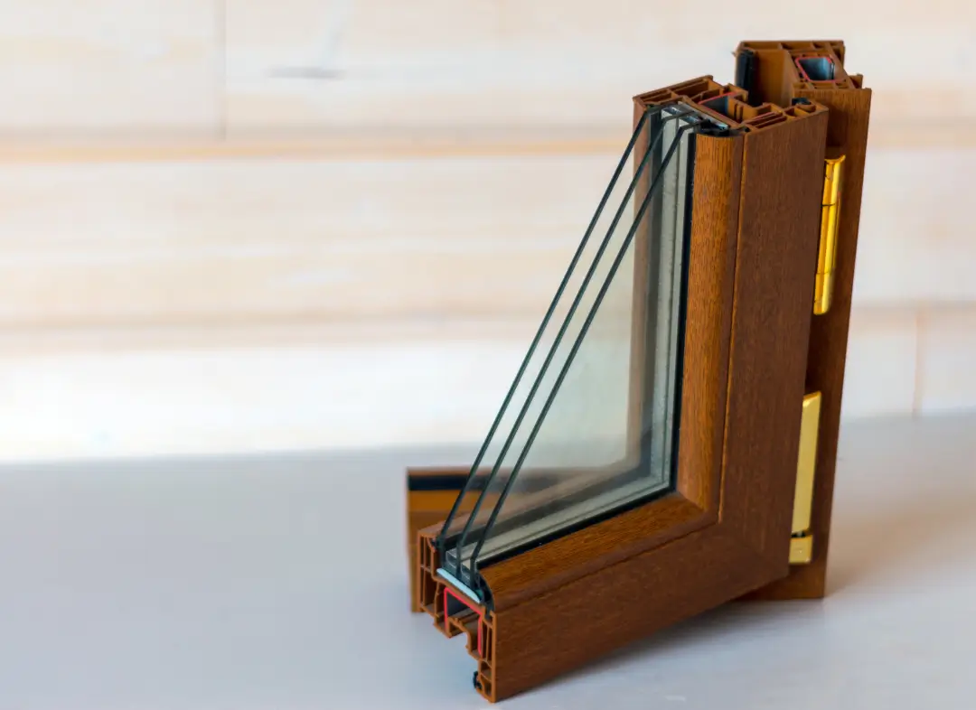 Installation de fenêtre en bois sur mesure Cuébris